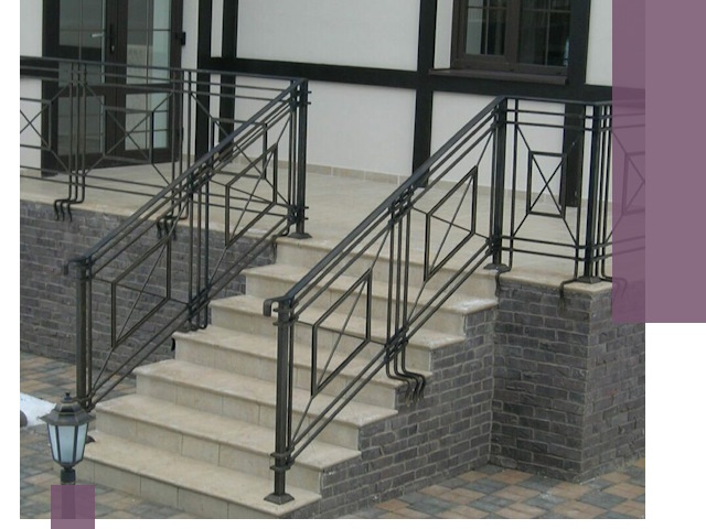 Перила для крыльца в Армавире — монтаж, изготовление и установка