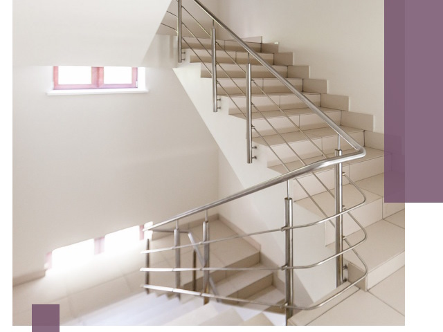 Установка и замена перил в подъезде в Армавире